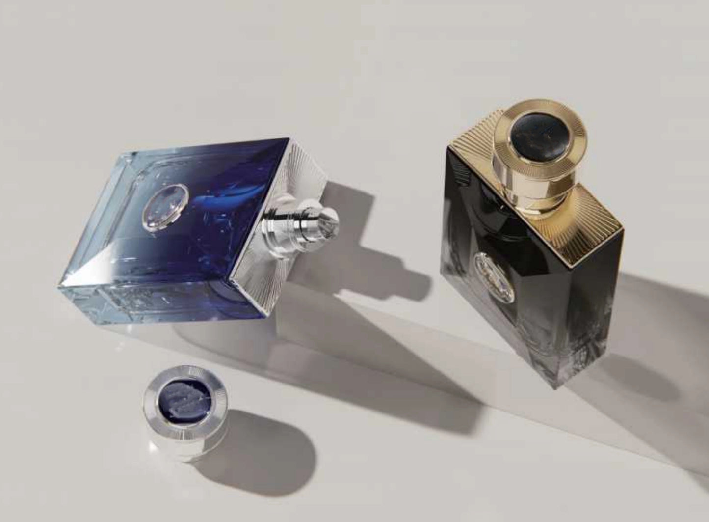 Noir Facet Perfume Bottle